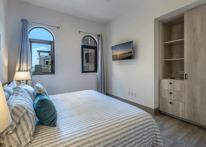 Deluxe Ground Floor 3 Bedroom Sleeps 8 With Amenities Cabo San Lucas